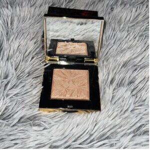 Bobbi Brown luxe illuminating powder -golden hour